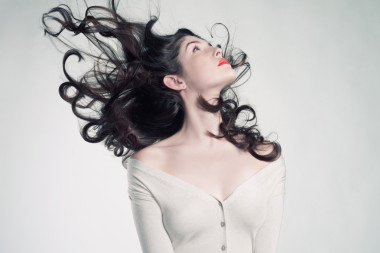 美麗的女人與美妙的頭發(fā)