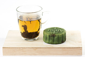 抹茶和杯茶月
