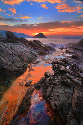 深圳市黑岩石海滩日出图片