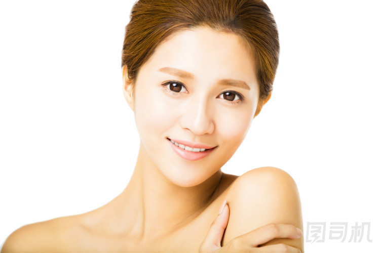 特寫美麗少婦微笑面對