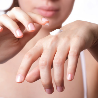 關(guān)于婦女手霜