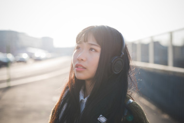 年輕美麗亞洲時髦女人