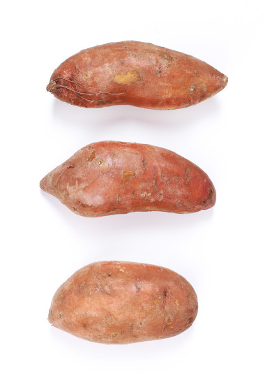 甜甜的红皮土豆照片