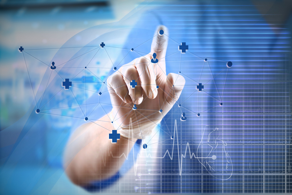 医学医生工作与现代计算机接口。现代医疗技术概念 医学医生工作与现代计算机接口。现代医疗技术概念