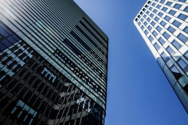 金融的现代化办公大楼照片