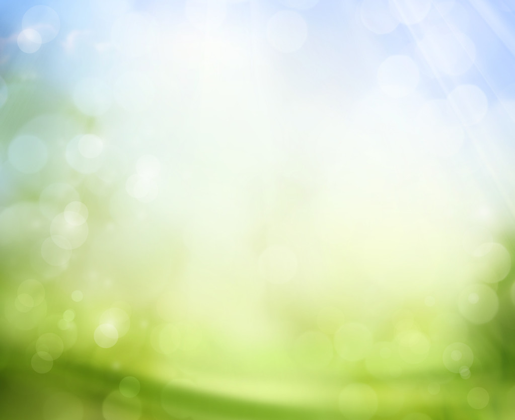 阳光明媚的春天天空