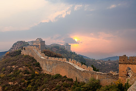 日落的长城图片