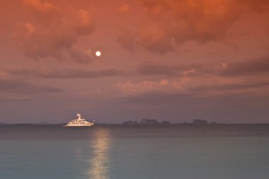 在泰国海滩入夜图片