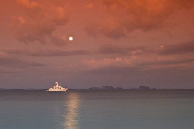 在泰国海滩入夜图片