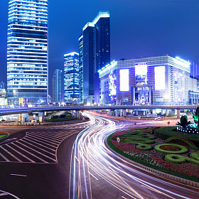 在现代城市的夜上海图片
