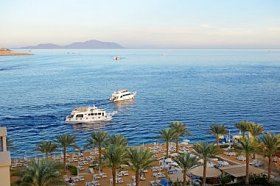 日落纳马湾、 红海和机动游艇，在沙姆沙伊赫