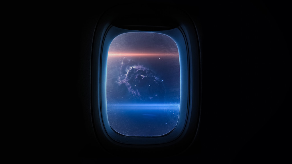 美丽的宇宙飞船舷窗这张图片的元素是由美国宇航局提供的