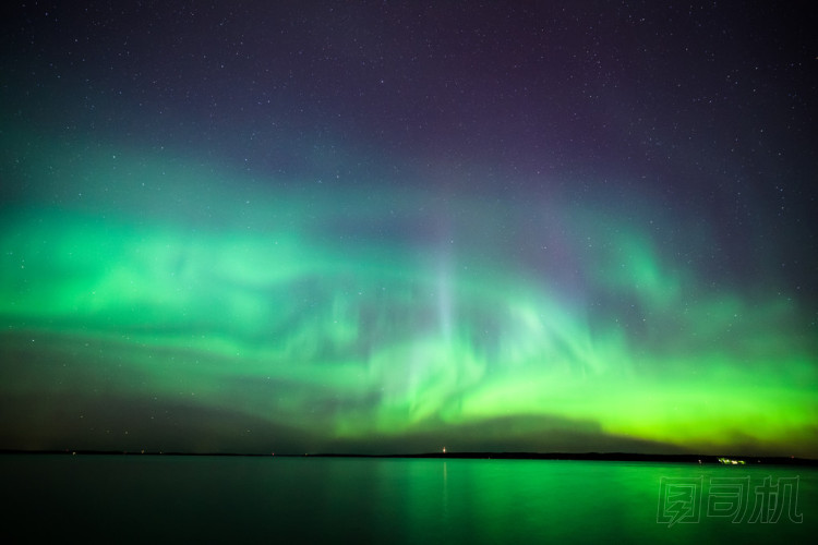北極光在芬蘭湖