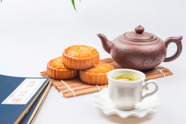 在木板上中秋月