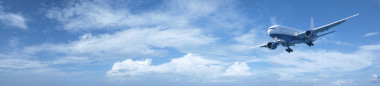 飛機在天空中