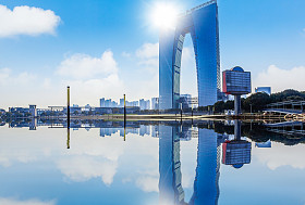 金鸡湖湖和东大门的尘土图片