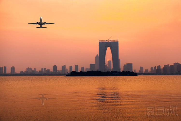 金鸡湖湖和东大门的尘土