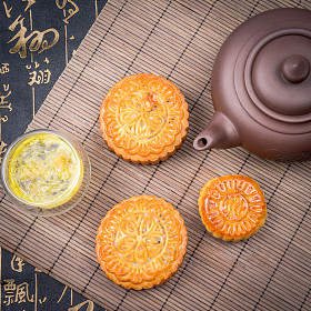 月饼和茶，中国中期秋天节日食