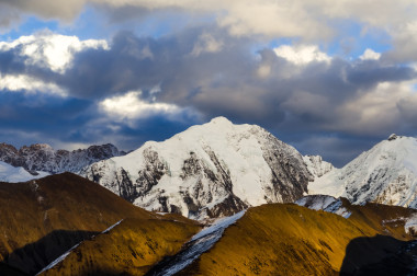 中国吉林长白山天池山的风景图片