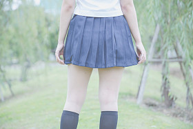 亚洲女学生穿校服照片