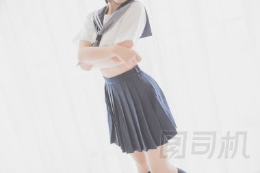 亞洲女學生穿校服圖片