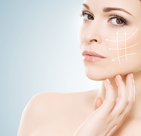 感性的女孩，她的脸上的箭头