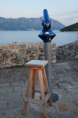 布德瓦舊鎮(zhèn)的公共望遠(yuǎn)鏡圖片