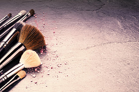 专业化妆刷子的集合图片