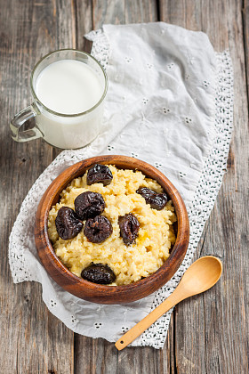 小米牛奶粥图片