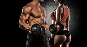 田径男子及女子与哑铃图片