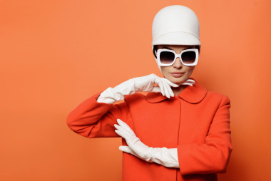 在 60 年代的經(jīng)典形象的女孩