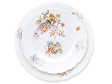 仿古裝飾的瓷盤