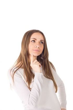 有吸引力的十几岁女孩的肖像觉得向上看