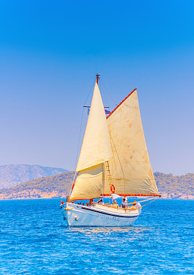 经典木制帆船图片