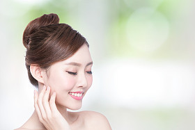 美丽的女人放松