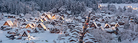 白川乡亮全景