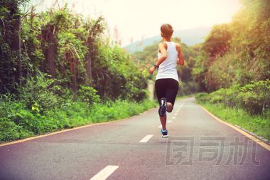 女運動員運行圖片