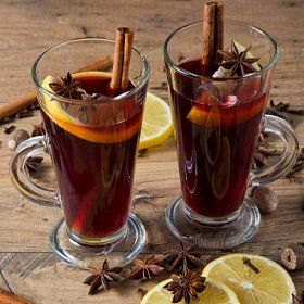 用香料芬芳的美酒