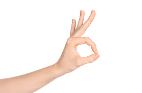 美丽与健康主题:工作室白色背景下美丽优雅的女性手势