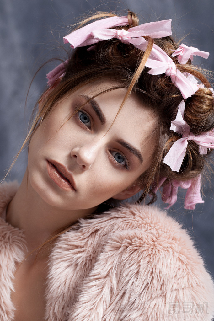 年輕時(shí)尚模型構(gòu)成