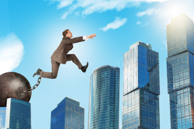 铁镇流器城镇里跳来跳去的人