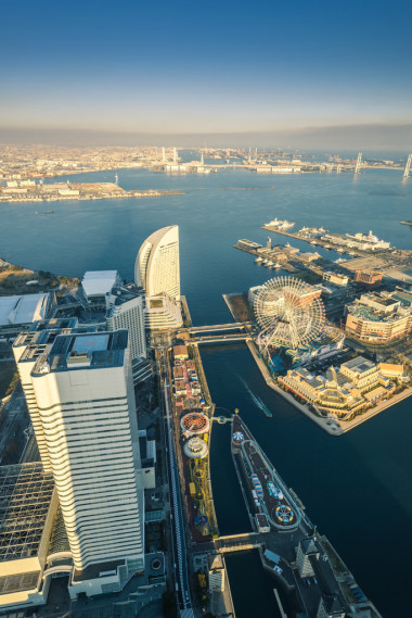 橫濱在橫濱港區(qū)未來街區(qū)濱水區(qū)景觀的鳥瞰圖.