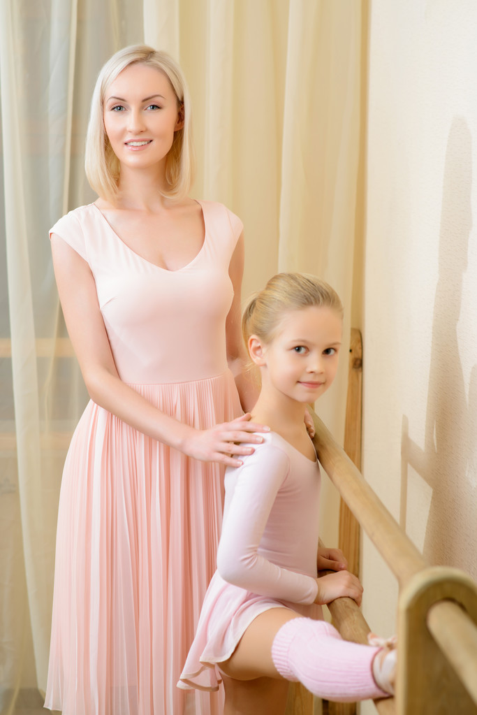 她的学徒的芭蕾舞教师 她的学徒的芭蕾舞教师