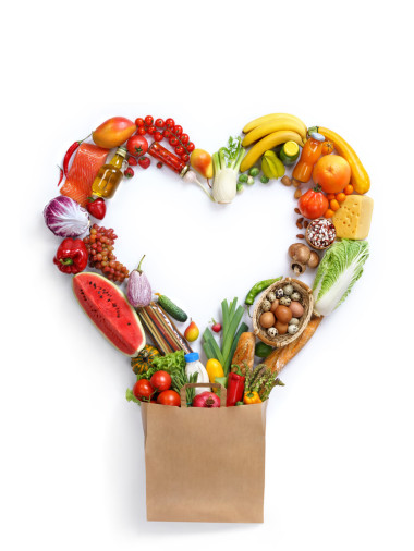 心形符號(hào)由不同的水果和蔬菜制成