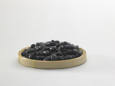 黑大豆秸秆托盘中照片