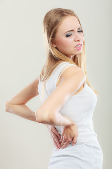 背痛?；加醒吹哪贻p女人