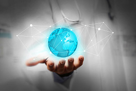 医生工作与现代计算机接口图片