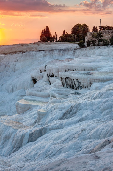 在晚上的盐梯田图片