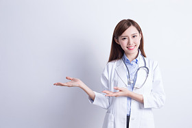 微笑女医生图片