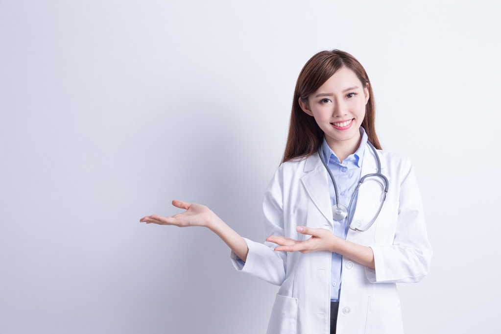 微笑女医生图片